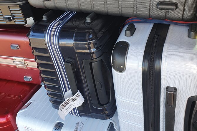 Private Airport Transfer to or from Schiphol Airport - Car or luxury minivan: choose the space you actually need