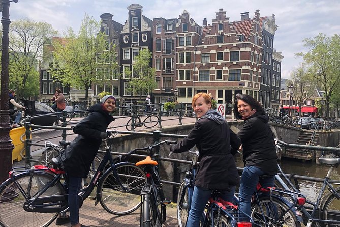 Private Amsterdam Bike Tour with a local guide (also for families) - Rijksmuseum bike route and Vondelpark reset between the icons