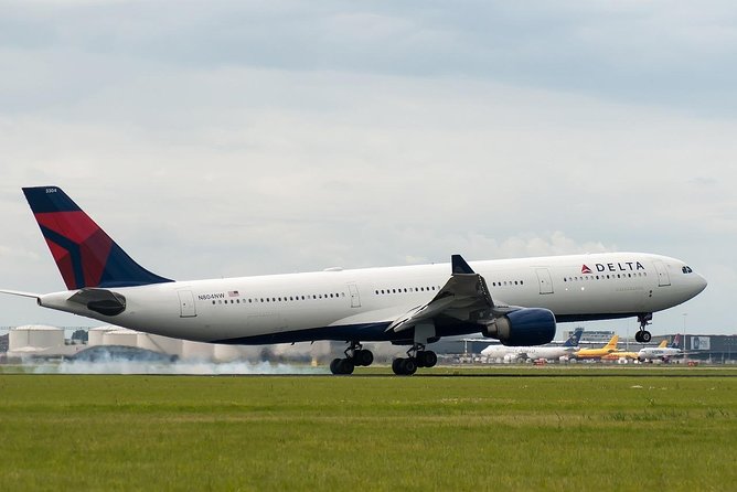 Private Amsterdam Departure Transfer to AMS Schiphol Airport - Luxury Mercedes ride to AMS: what you’re actually buying