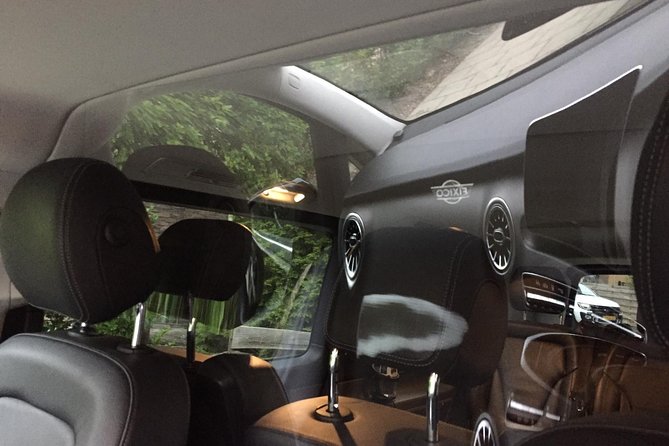 Private Amsterdam Departure Transfer to AMS Schiphol Airport - When delays happen: how to protect your driver pickup