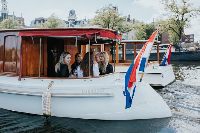 Private Canal Cruise in Amsterdam - Museumbrug 1 Start Point: Where the Cruise Actually Begins