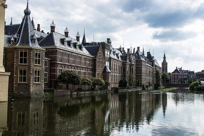 Private Day Trip from Amsterdam to Rotterdam and the Hague - The guide’s “important location” moments: why this tour skips the guessing