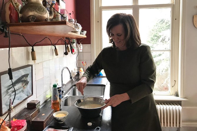 Private Dutch Pancake Cooking Class in an Amsterdam Canal Home - Lunch at the Table: Pancakes, Dutch Wine, and Real Conversation