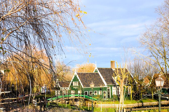Private Guided Keukenhof Gardens and Zaanse Schans Tour - Wooden Clogs at Kooijman: The Craft Stop You’ll Actually Remember