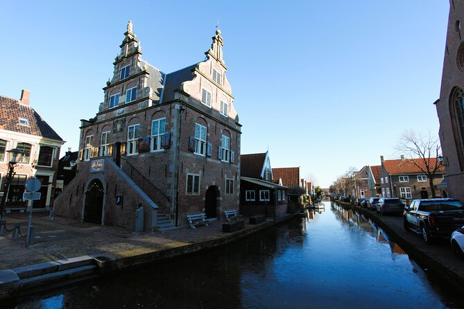 Private Off-the-beaten-path Countryside Windmill Tour - Dikes and small villages: seeing the polder from the road