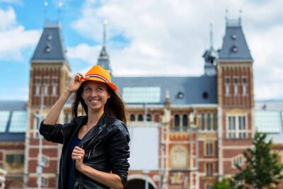 Private Roundtrip Transfer Schiphol Airport to Amsterdam - Finding your driver at Schiphol: meeting point and name sign