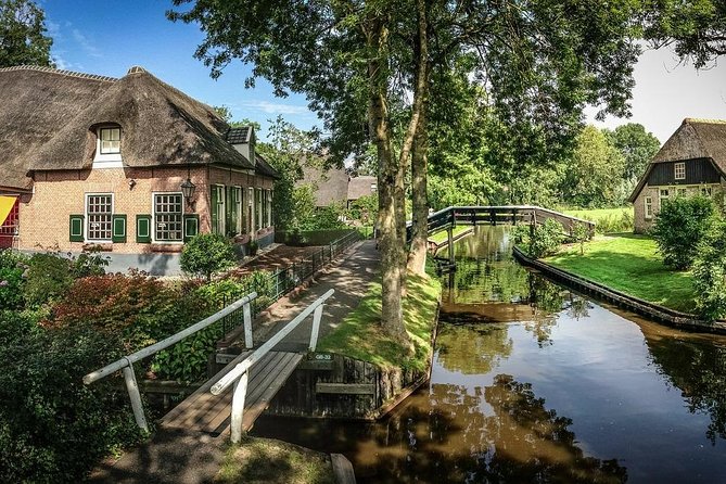 Private Sightseeing Tour to Giethoorn Dutch Venice from Amsterdam - The pacing reality: how the boat schedule affects your village time
