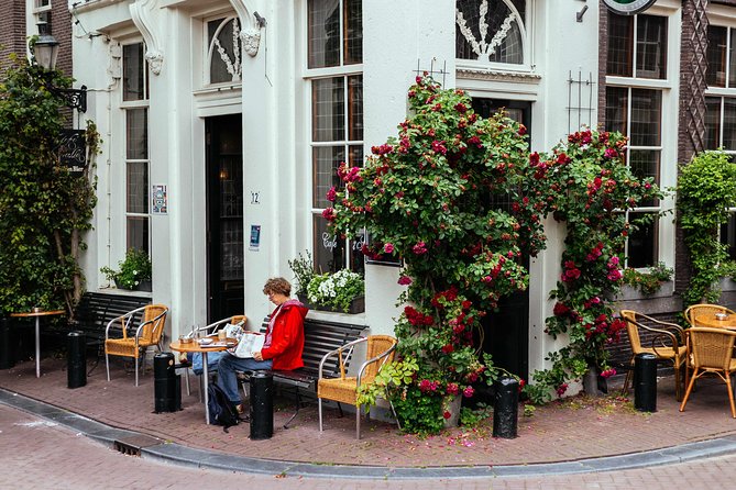 Private Tour: Amsterdam's Best Local Hotspots - Lesser-known canals and the art of not rushing