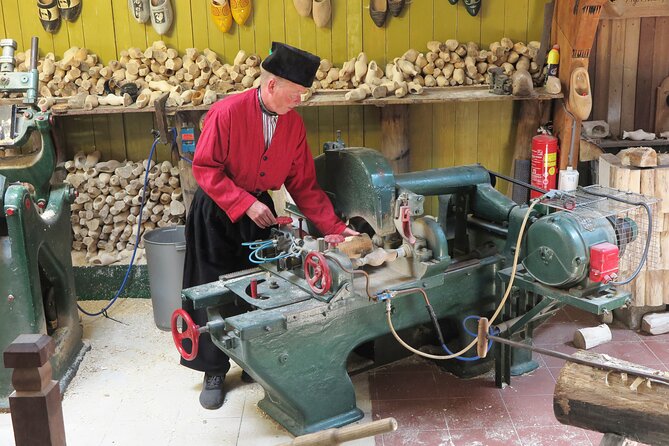 Private Tour of Simonehoeve Cheese Farm and Clog Factory - Simonehoeve near Amsterdam: a short farm experience that feels real