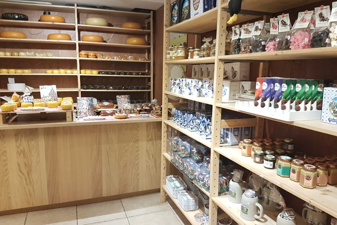 Private Tour of Simonehoeve Cheese Farm and Clog Factory - Your one-hour private tour: how the time really works