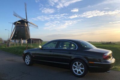 Private Tour Zaanse Schans Windmills and Volendam in Jaguar - Volendam Haven and Fisher Place: harbor time with breathing room