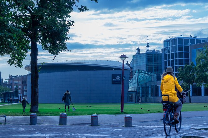 Private Van Gogh Museum Tour in Amsterdam - Seeing Sunflowers and other masterpieces with a guide in the room