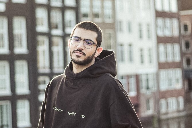 Professional Tinder Photo Session in Amsterdam - The 1-hour session: best for one standout profile photo