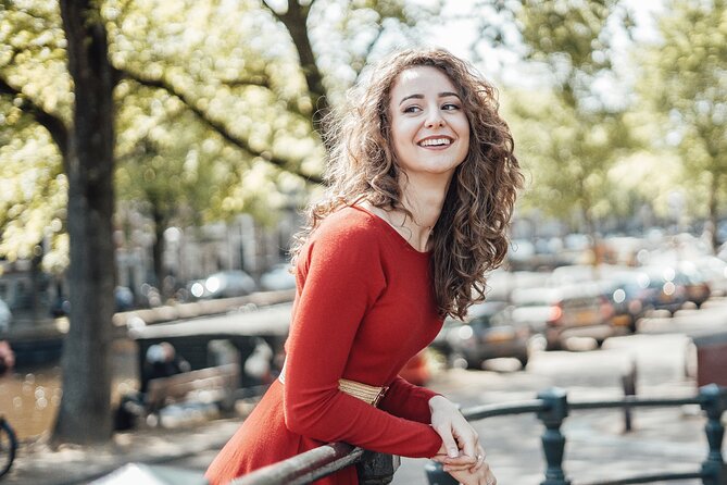 Professional Tinder Photo Session in Amsterdam - The 2-hour package: three locations and two outfit changes