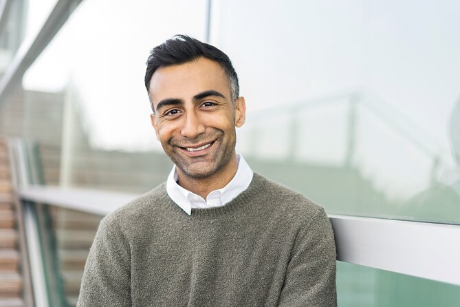 Professional Tinder Photo Session in Amsterdam - Amsterdam locations: how the city helps (without stealing focus)