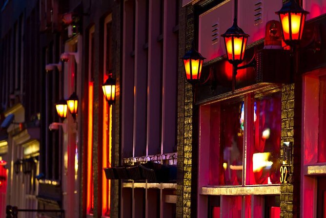 Red Light District Primetime Private Tour for 18+ Only - PrimeTime De Wallen: What Makes This Private 10:00 pm Tour Work