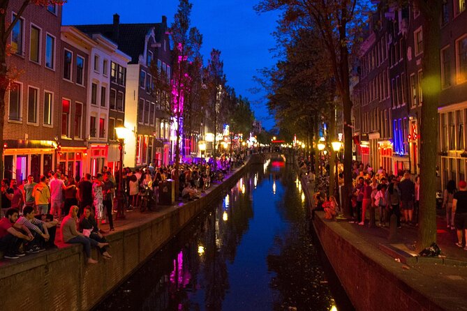 Red Light District Tour by Locals, Small Group (approx 4) - Why a small-group Red Light District walk works