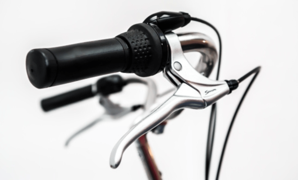 Rent a bike in Amsterdam | 1, 2, 3+ hours - The reality of busy biking: safety cues you can control