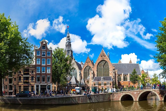 Secrets of Amsterdam Walking Tour plus Dutch Sweets Tasting - Spui: book-market atmosphere and the miracle nearby