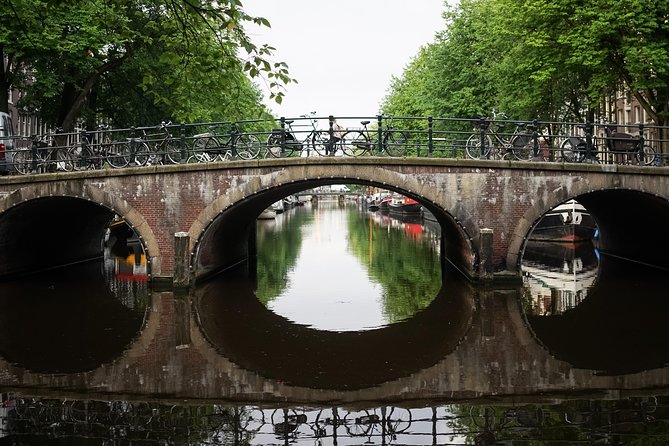 See Shoot Share | Photo Tour - Canal ring photography: light, symmetry, and lines on your phone