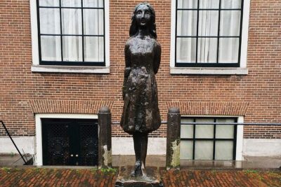 Self-Guided Audio Tour Holocaust Series: The Jewish Quarter - Starting at Verzetsmuseum Amsterdam: your anchor point