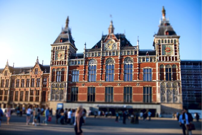 Self-guided city walking tour in Amsterdam - Begijnhof to Kalvertoren: Courtyards, Shops, and Quiet Contrast