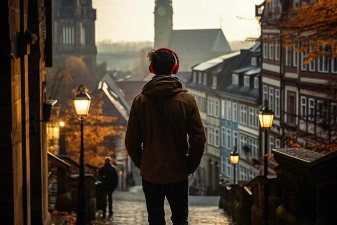 Self Guided Tours Amsterdam With 100 Captivating Audio Stories - How the smartphone audio tour works (and what you must bring)
