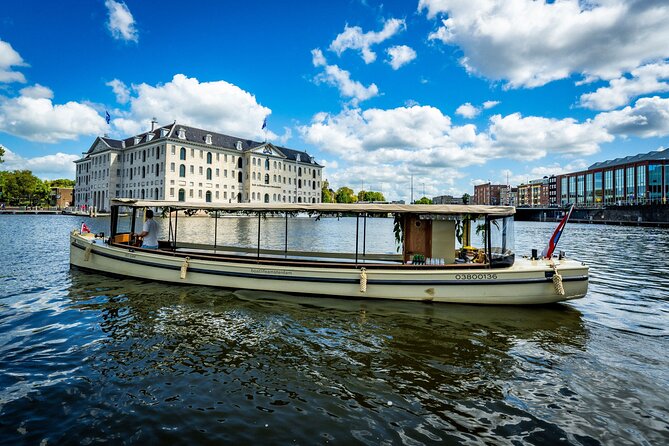 Small-Group Luxury Canal Cruise with Local Skipper - A famous romantic bridge moment (and why it’s more than a photo stop)