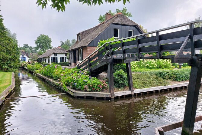 Small-Group Tour to Windmills & Giethoorn with boat tour - Timing, weather, and what to bring for a 9-hour day