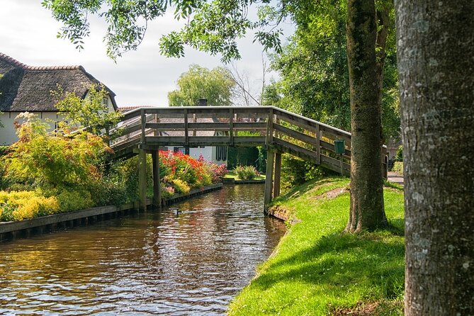 Tour to Giethoorn and Keukenhof Tulip Fields from Amsterdam - Keukenhof: 2 Hours in the World’s Largest Flower Park Feeling