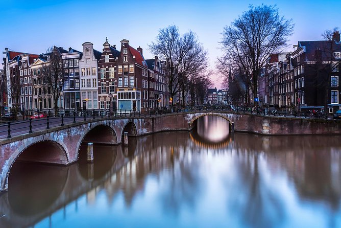 VIP Amsterdam Airport Departure Transfer - A VIP Schiphol transfer that feels like time insurance