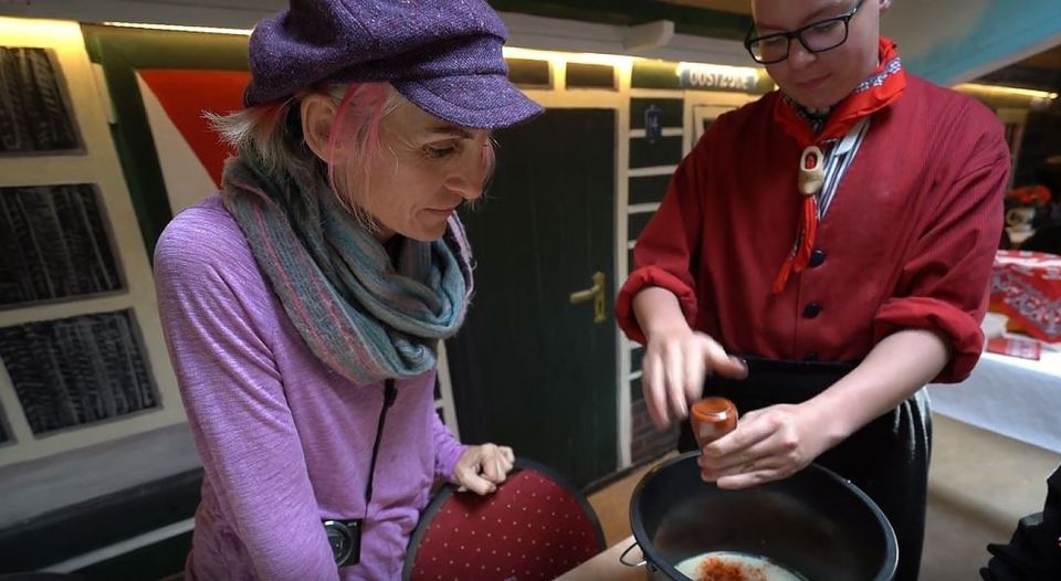 Volendam: 2.5-Hour Cheesemaking Workshop & Clog Making Tour - Tastings at Simonehoeve: Gouda, Edam, stroopwafel, and Dutch fruit wine
