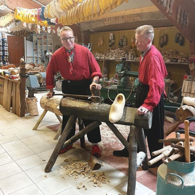 Volendam: 2-Hour Clogmaking Workshop and Cheese Tour - Price and value: what $91 really covers in a 2-hour stop