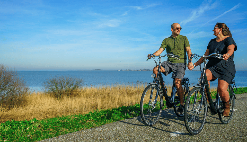 Volendam: Bike Rental including Highlights-Routes - The Cheese Farm Stop: Cows, Tasting, and a Real Dutch Flavor