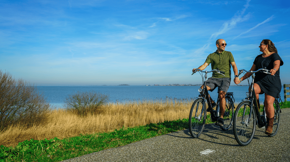 Volendam: E-Bike Rental including Highlights-Routes - Jacobs Hoeve Cheese Farm: Cuddle Cows, Taste Cheese