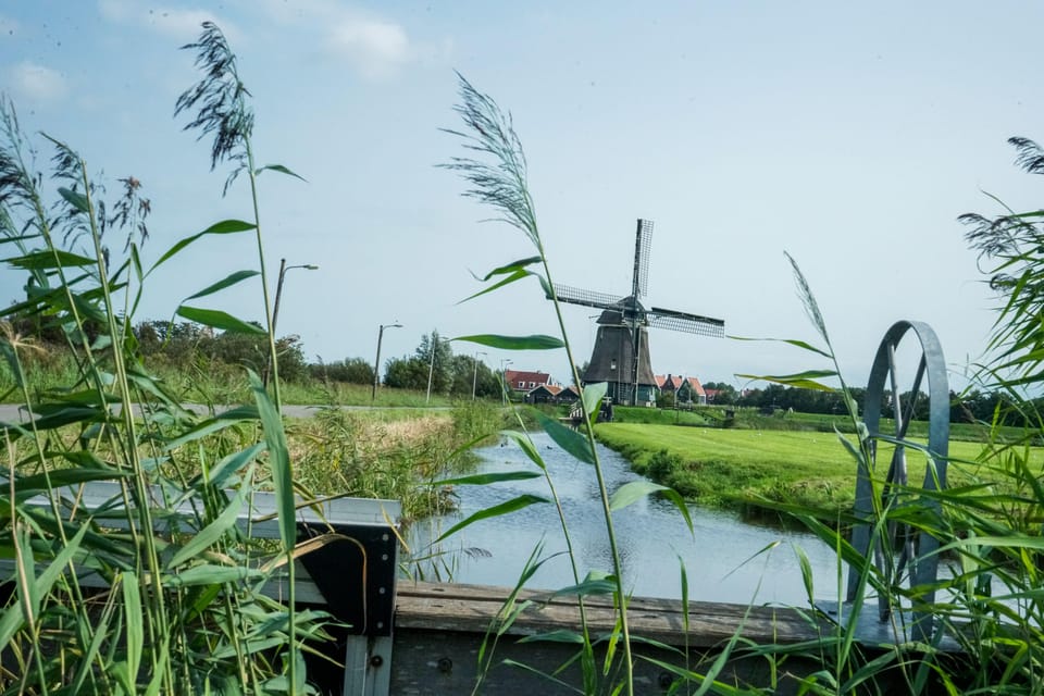 Volendam: E-Bike Rental including Highlights-Routes - Marken: The Wooden-House Fairy-Tale and a Dike Connection
