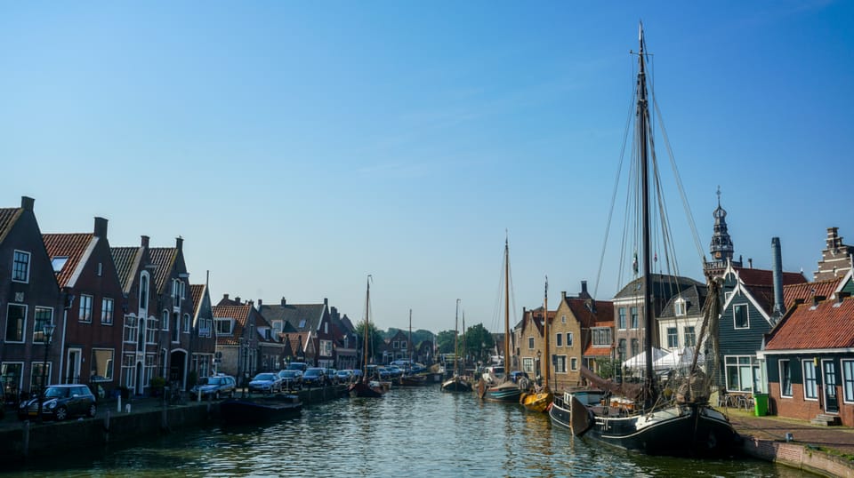 Volendam: E-Bike Rental including Highlights-Routes - Zuiderwoude and Broek in Waterland: Walk-First Villages