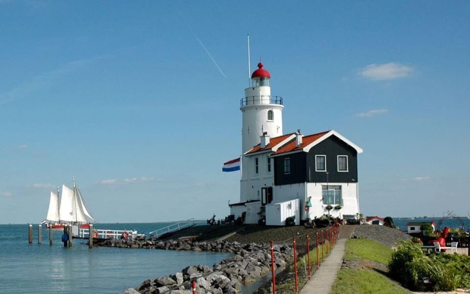 Volendam: E-Bike Rental including Highlights-Routes - Getting Started Under the Dike: Pickup in Volendam