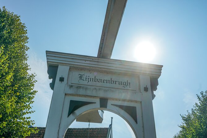 Volendam: E-bike rental with suggested countryside- and fisherman village route - A realistic sense of timing: building a day that feels good