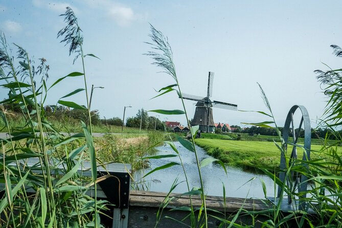 Volendam: E-bike rental with suggested countryside- and fisherman village route - Price and value: what $63.22 buys you