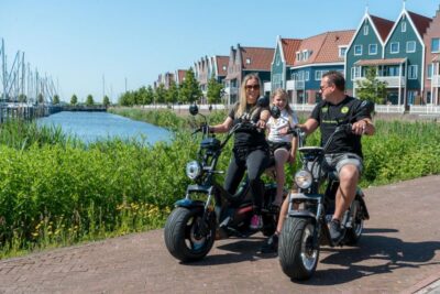 Volendam: E-Scooter Rental - Price, driver license, and the €50 deposit you must plan for