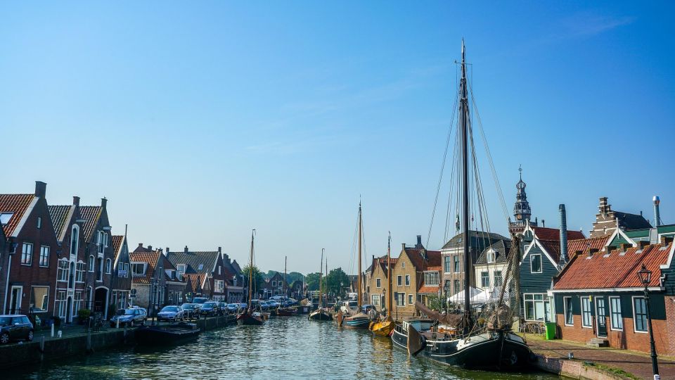 Volendam: E-Scooter Rental - How long should you rent: 3 hours vs. a full day in North Holland