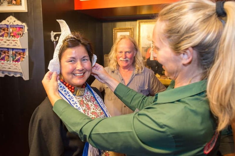 Volendam: Photo Opportunity in Traditional Dutch Costume - Key Things To Know Before You Go