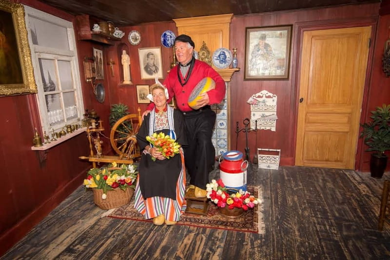 Volendam: Photo Opportunity in Traditional Dutch Costume - The Traditional Pieces You’ll Wear (And Why They Matter)