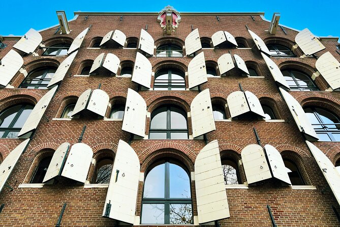 Walking Tour about Golden Age Architecture, private local guide - Why Amsterdam’s Golden Age architecture still feels personal