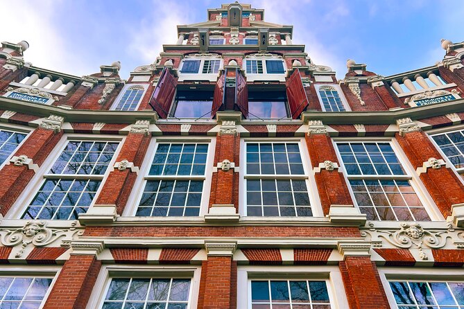 Walking Tour about Golden Age Architecture, private local guide - Westerkerk spire and Rembrandt’s final resting place: closing with scale and meaning