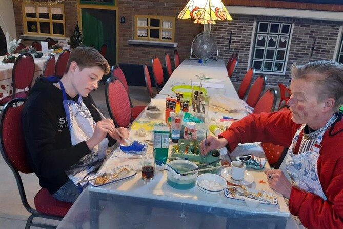 Wooden Shoes Painting Private Workshop in Simonehoeve - What to bring (and what to skip)