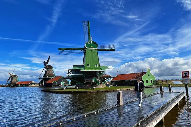 Zaanse Schans and Giethoorn Unique Day Trip with Boat Cruise - Zaanse Schans: windmills plus cheese, clogs, and diamonds (without the bus chaos)