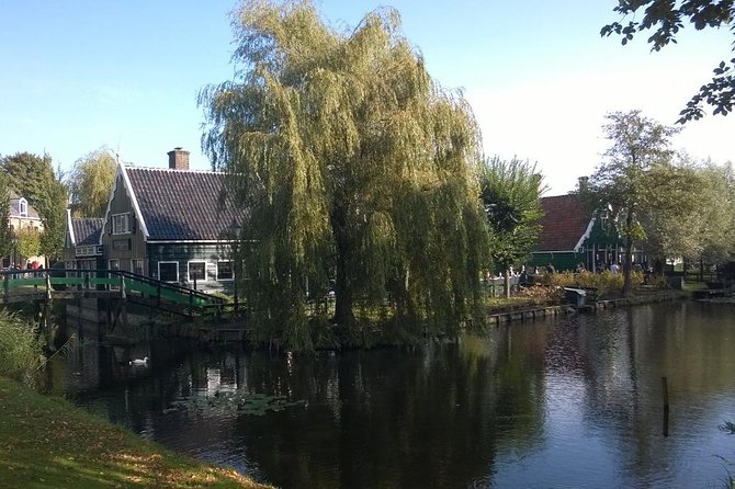 Zaanse Schans and Volendam Private Tour from Amsterdam - Volendam Haven: Dike Walk, Lunch Options, and the Boat Ride