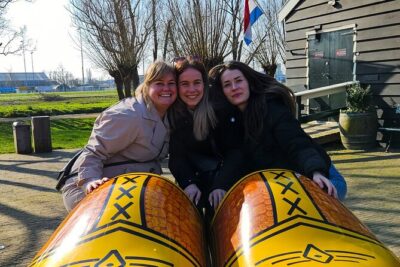 Zaanse Schans Windmills, Cheese and Volendam Tour from Amsterdam - Volendam: A Seaside Town Where the Past Is Still Visible